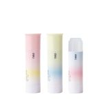 Lepicí tyčinka DELI - 15 g / mix barev Lepicí tyčinka DELI - 15 g / mix barev