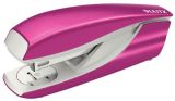 Kancelářský sešívač Leitz Nexxt 5502 / metalická růžová - 30 listů