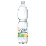 Dobrá voda s příchutí - pomeranč / jemně perlivá / 1,5 l Dobrá voda s příchutí - pomeranč / jemně perlivá / 1,5 l