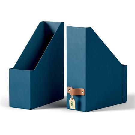 Stojan na časopisy Puro, oceánově modrá, 100 mm, karton, 2 ks/balení, LEITZ 24710068 ,balení 2 ks Stojan na časopisy Puro, oceánově modrá, 100 mm, karton, 2 ks/balení, LEITZ 24710068 ,balení 2 ks