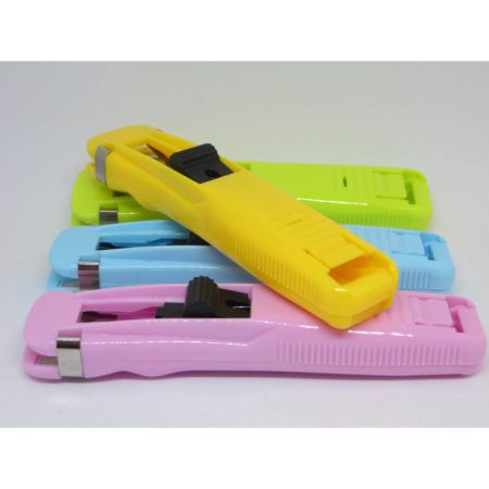 Sponkovač Easy Clipper / barevný mix Sponkovač Easy Clipper / barevný mix