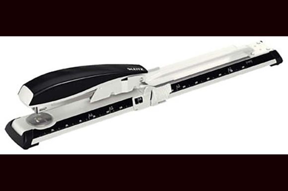 Kancelářský sešívač Leitz Nexxt 5560 / černá - 30 listů