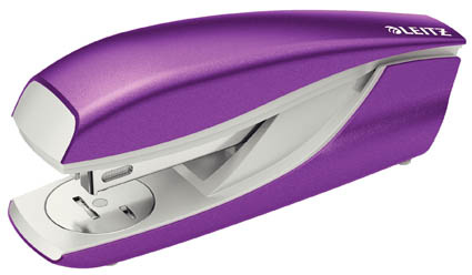 Kancelářský sešívač Leitz Nexxt 5502 / metalická fialová - 30 listů