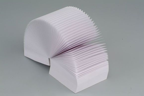 Záznamní kostka bílá - 8,5 x 8,5 x 5 cm / lepená vazba