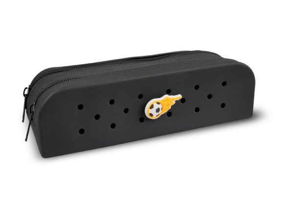 gifty - Dvojitý silikonový penál černý + 1 pin zdarma 8071400 gifty - Dvojitý silikonový penál černý + 1 pin zdarma 8071400