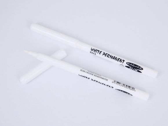 popisovač permanentní 3313 bílý