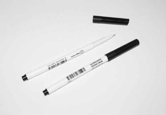 popisovač 7001 fine liner černý trojhranný popisovač 7001 fine liner černý trojhranný