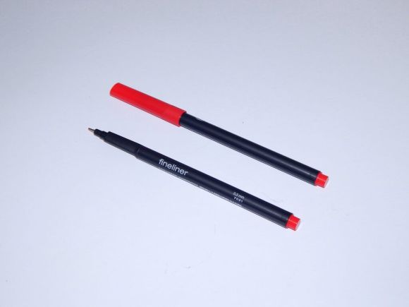 popisovač fine liner 7021 červená