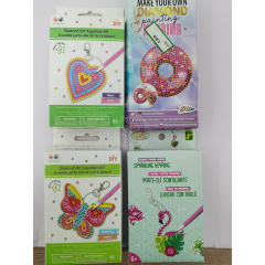 zuty  Diamantové malování - Přívěsek (4 různé motivy)