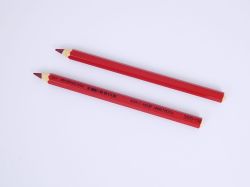 Pastelka 3370/132 červeň karmínová  OK10