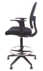 Pracovní židle Tall, s držákem na nohy, s kluzáky, černé čalounění, vyztužené opěradlo, MAYAH CM11