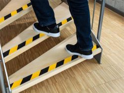 Protiskluzová páska DURALINE GRIP, žlutá-černá, 5 cm x 15 m, DURABLE 1083130