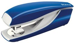 Kancelářský sešívač Leitz Nexxt 5502 / modrá - 30 listů